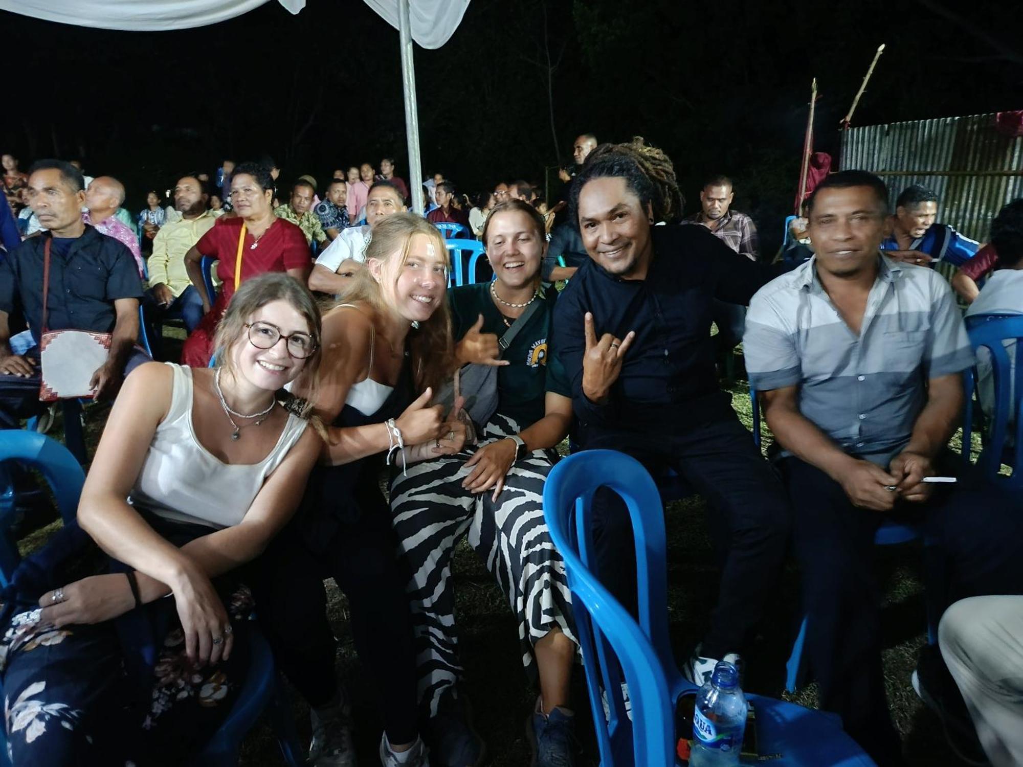 Kristian Homestay Bajawa ภายนอก รูปภาพ